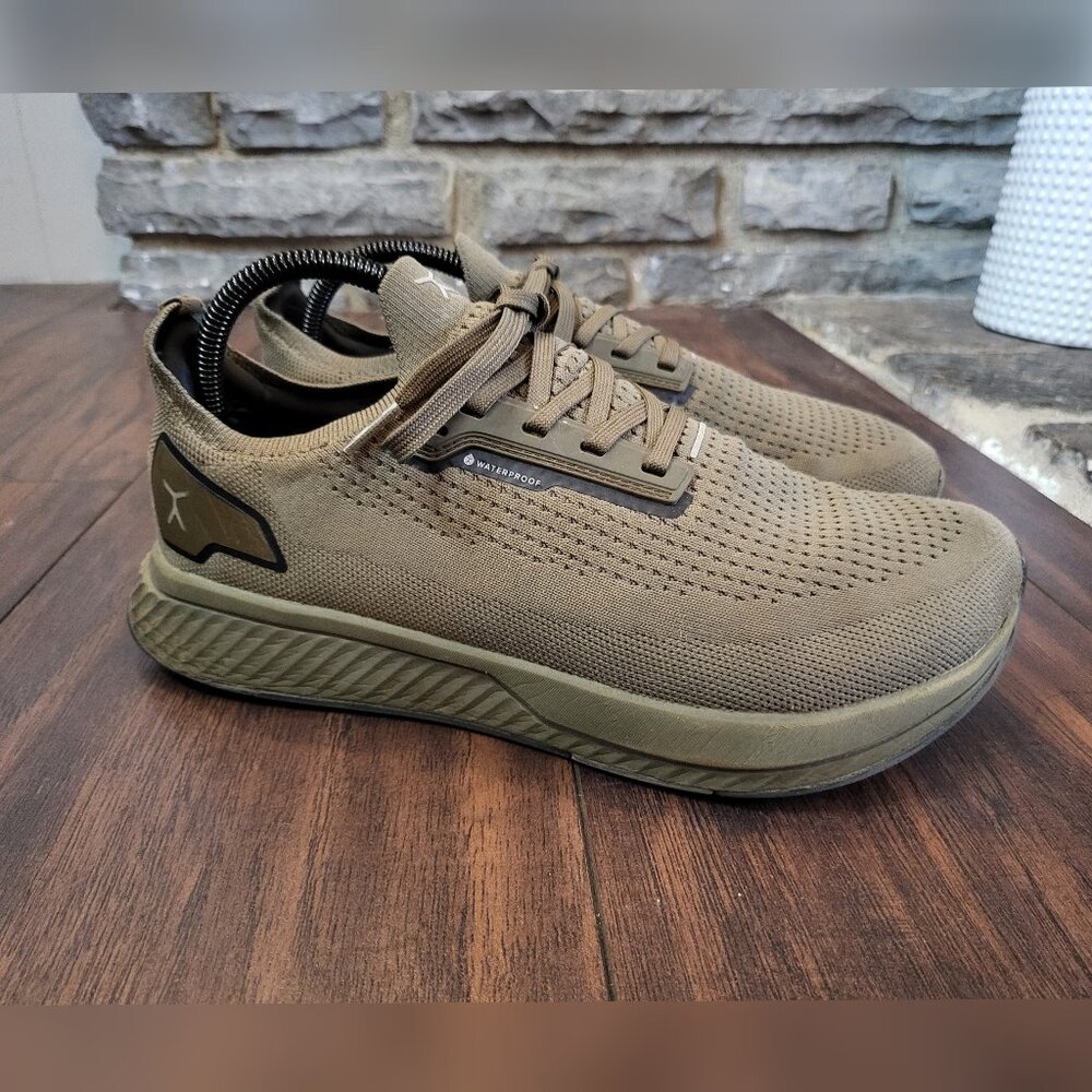 Flux Adapt Waterproof Runner Green Athletic Knit Sneakers Mens 8 / Womens 9.5